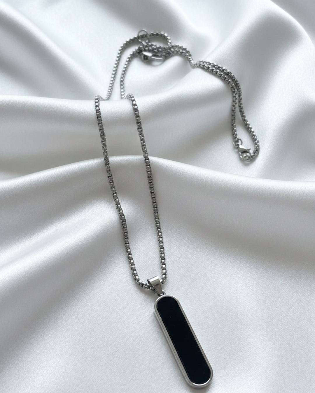 Black Knight - Pendant & Chain