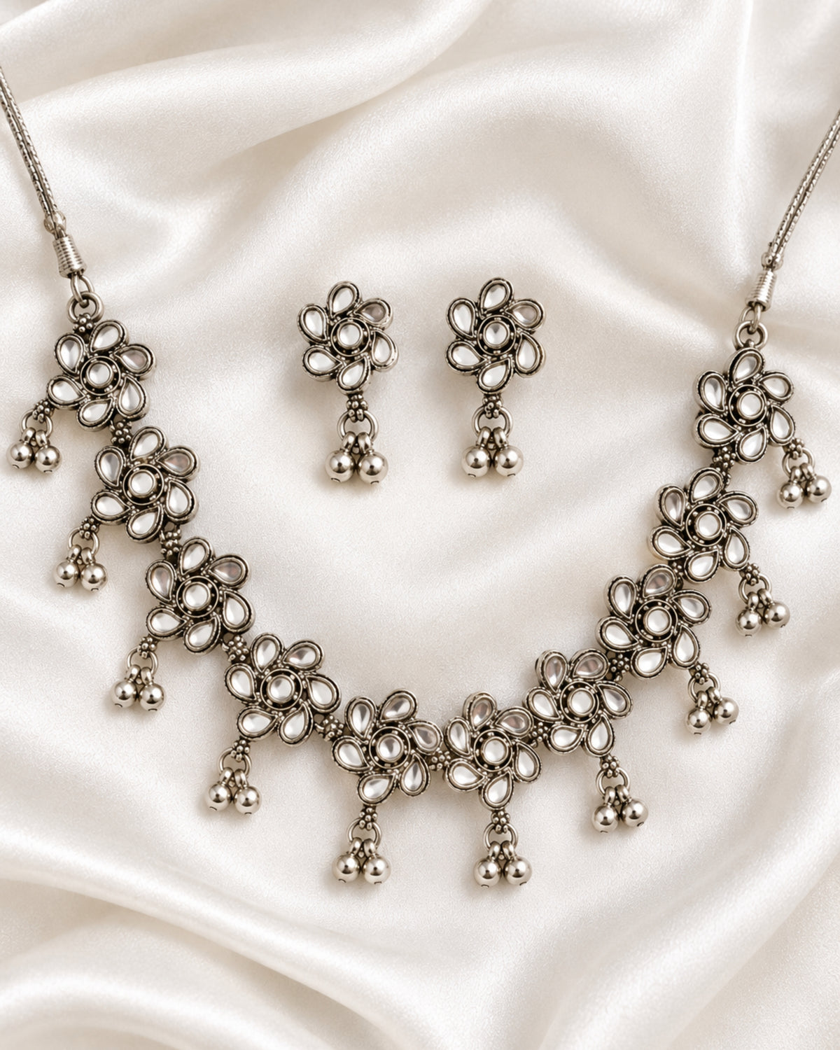 Vanya Silver necklace set